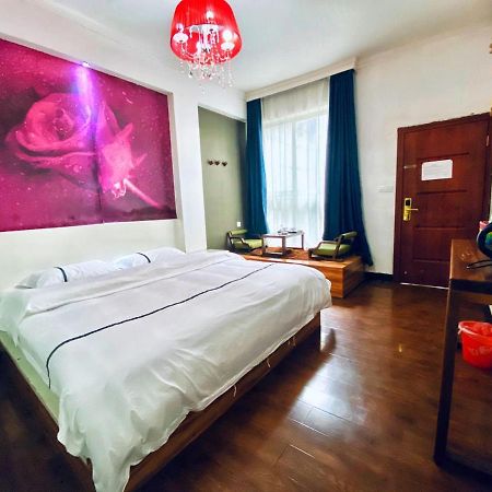 Fenghuang Little Bear Family Guest House Luaran gambar
